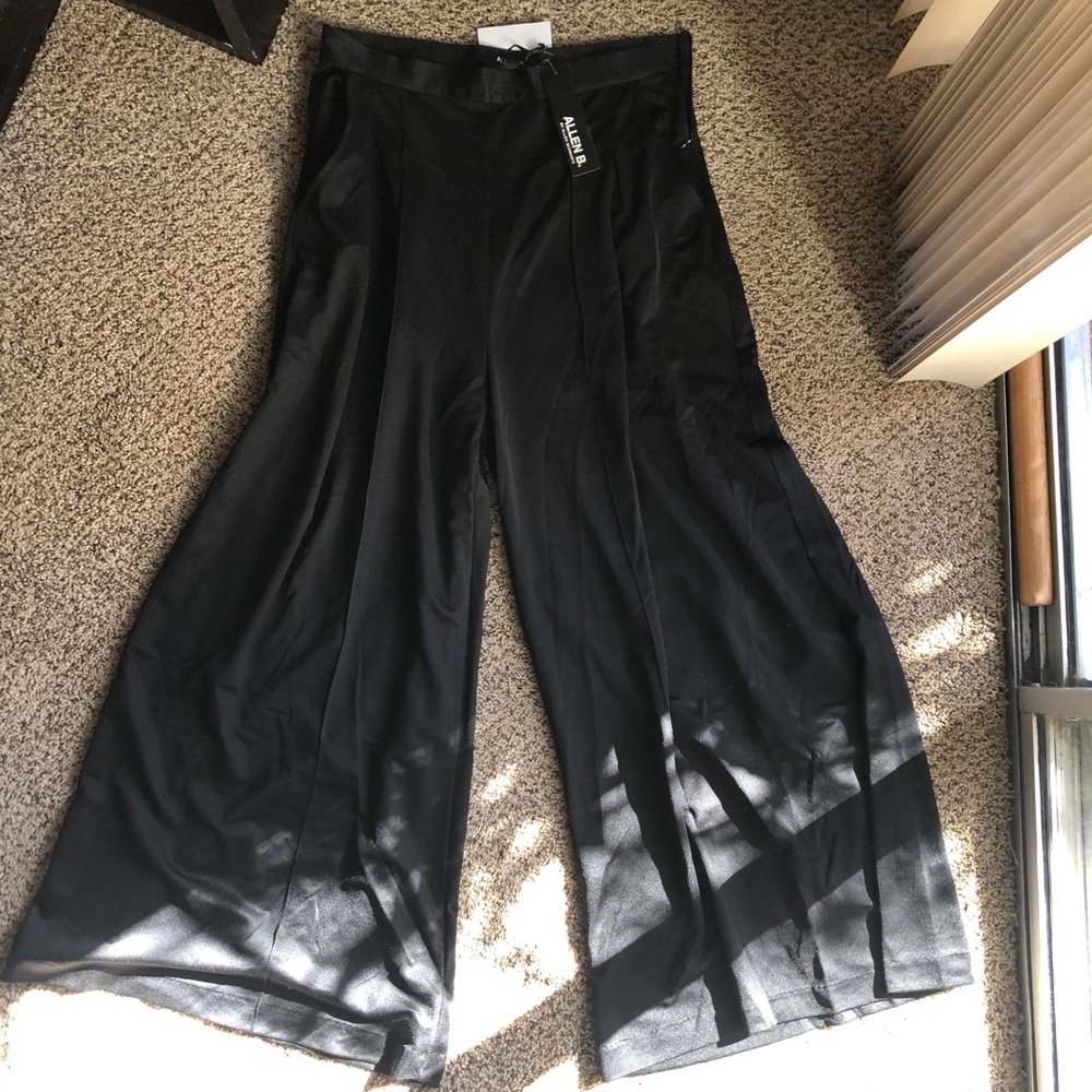 Allen B back wide leg flowy pants Large